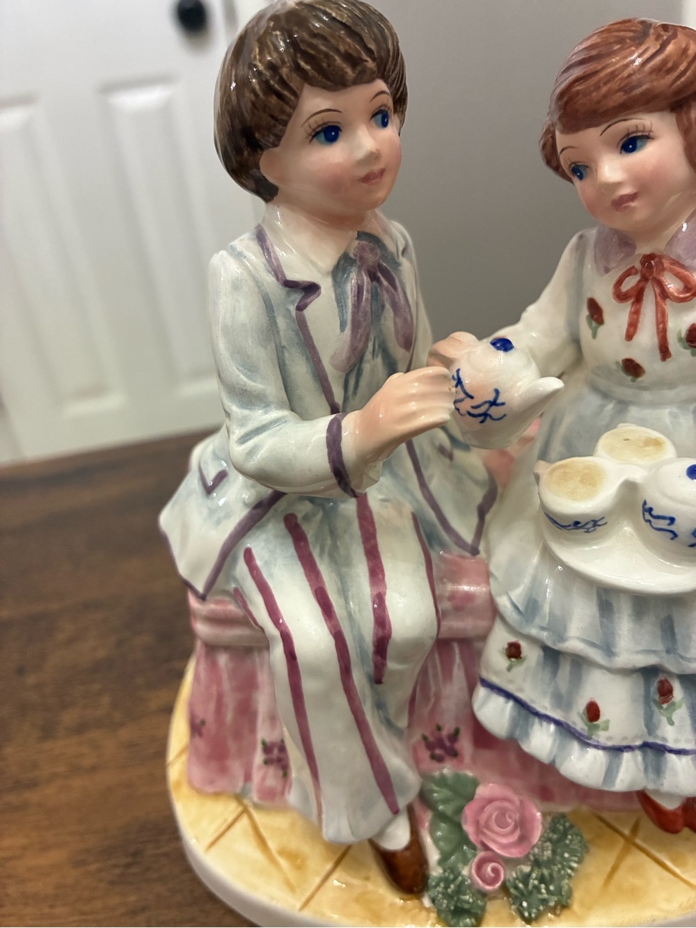 1996 Lefton Yamada “Tea for Two” Victorian Figurine Music Box - Picture 3 of 14